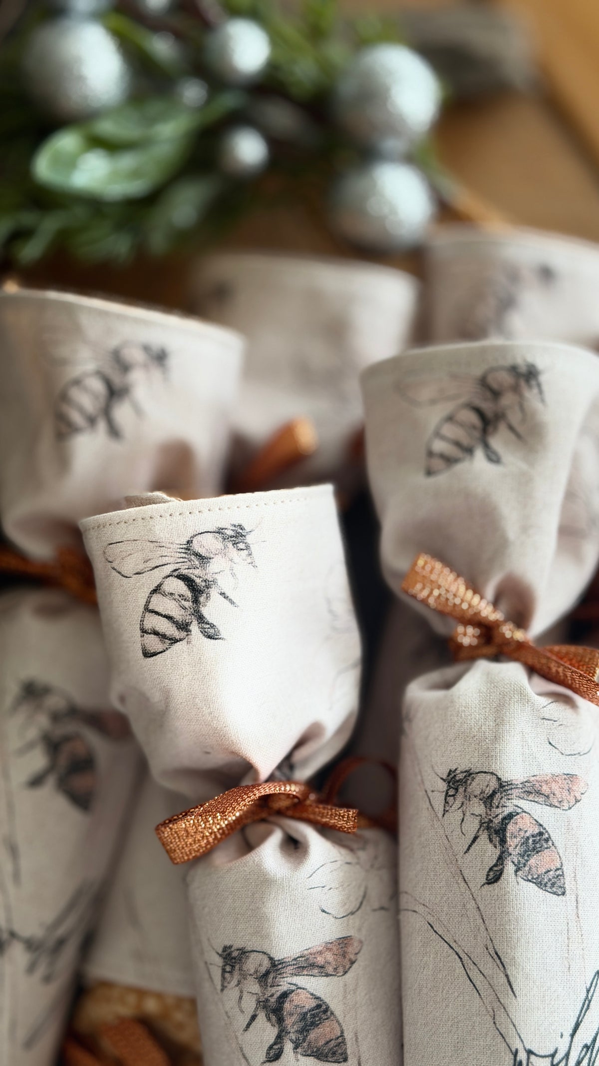 Christmas Bee Bon Bon